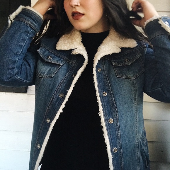 DENIM JACKET W/ SHERPA COLLAR & LINING - Picture 1 of 8